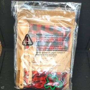 NEW NEVER OPENED WITH TAGS BIG BEAR LITTLE BEAR COOKING SET 2 APRONS 2 SPOONS